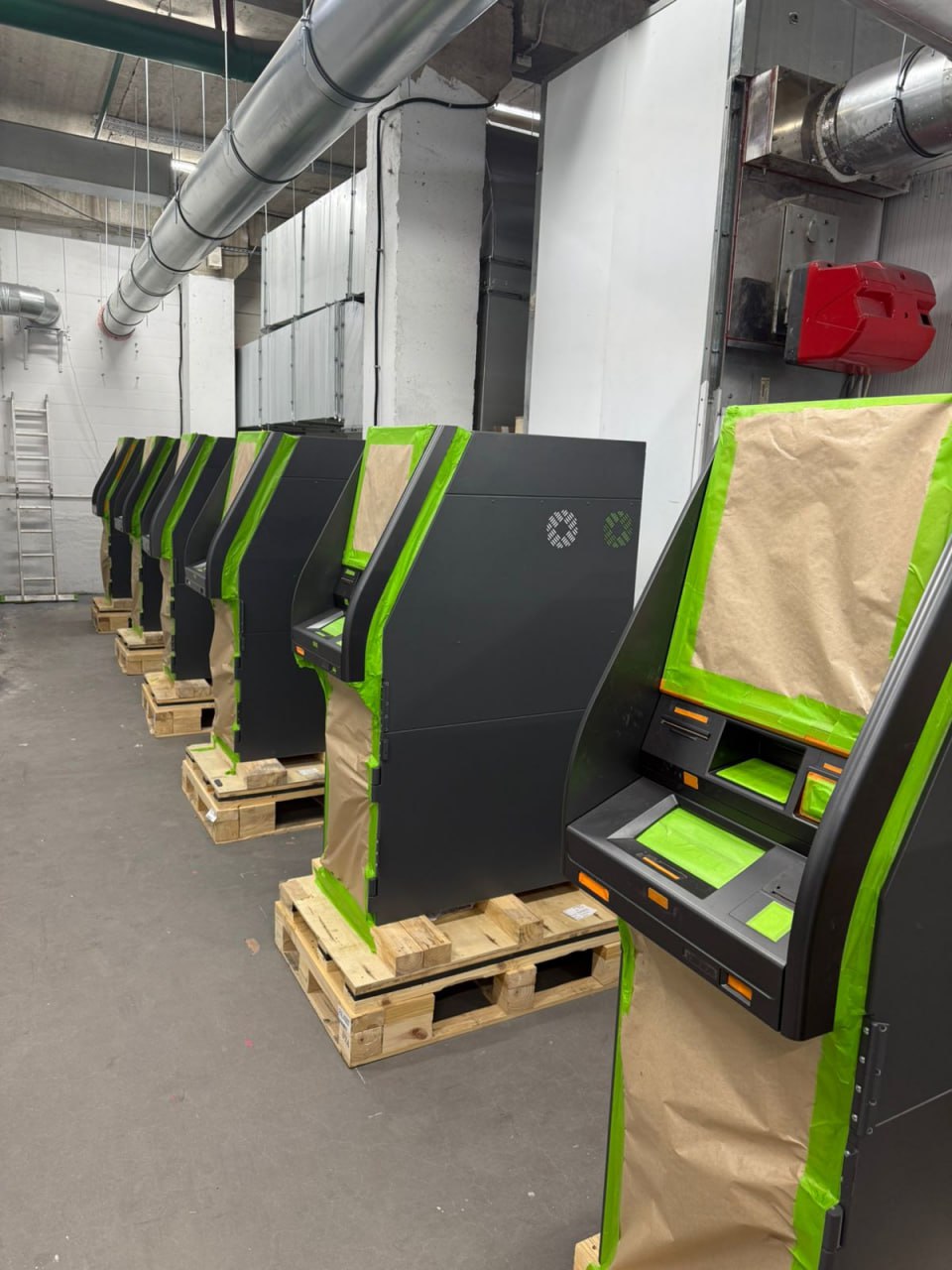 Место, где брендирование банкоматов становится искусством...